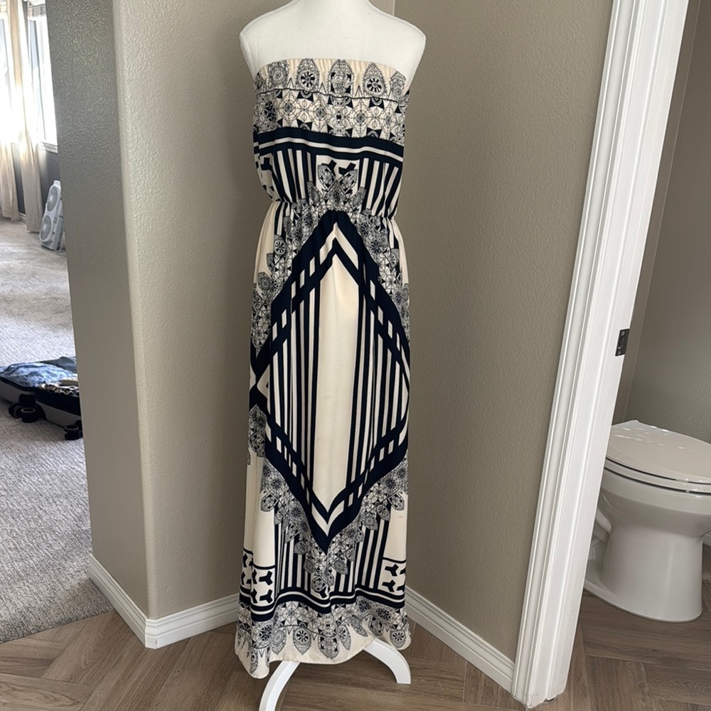 Elegant navy and Cream Strapless Maxi Dress
